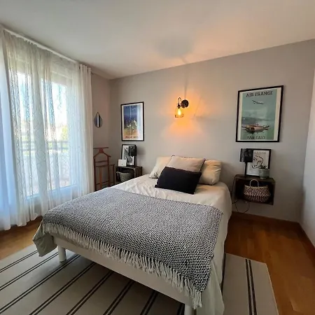 Villa Elegante Avec Piscine A 10mn De La *